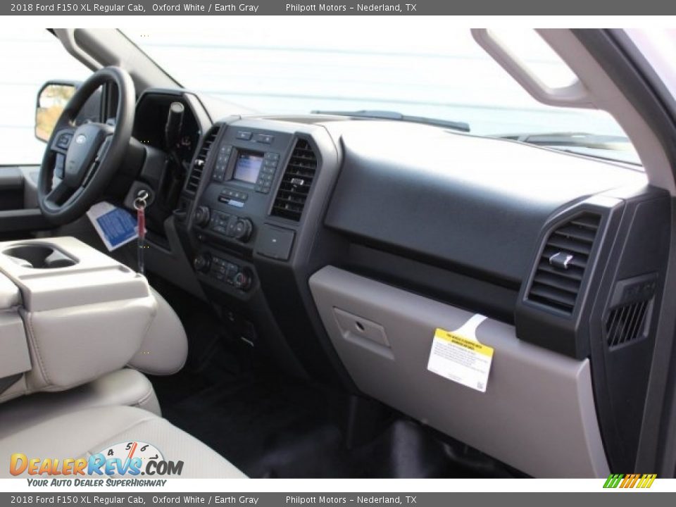 2018 Ford F150 XL Regular Cab Oxford White / Earth Gray Photo #22