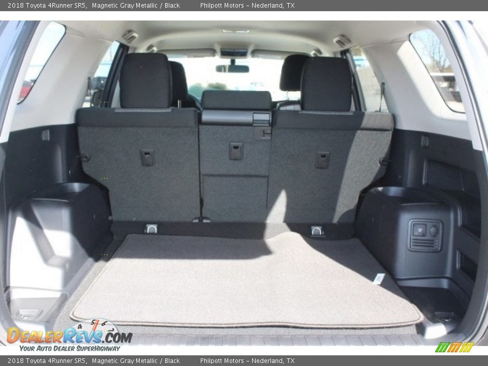 2018 Toyota 4Runner SR5 Magnetic Gray Metallic / Black Photo #28