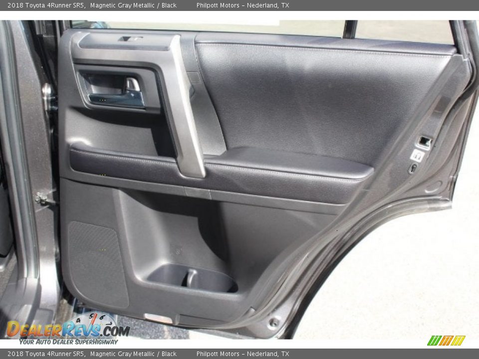 2018 Toyota 4Runner SR5 Magnetic Gray Metallic / Black Photo #29