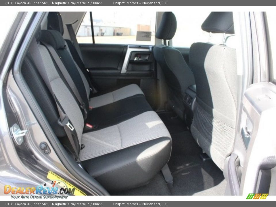 2018 Toyota 4Runner SR5 Magnetic Gray Metallic / Black Photo #30