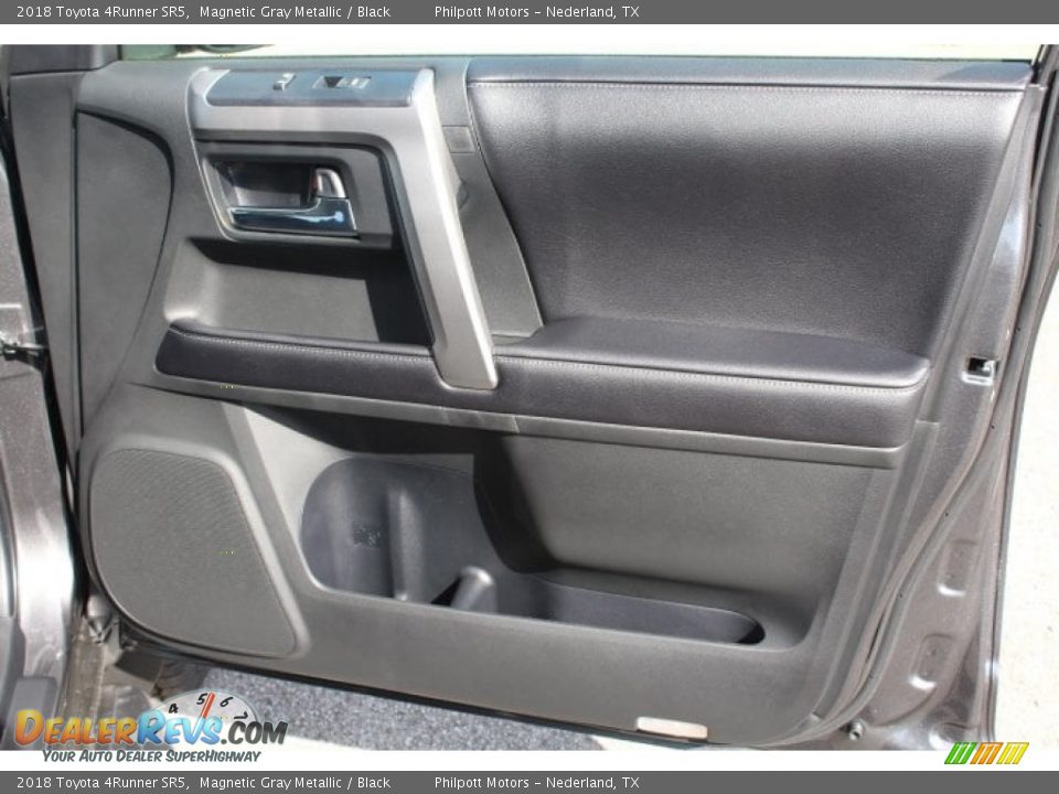 2018 Toyota 4Runner SR5 Magnetic Gray Metallic / Black Photo #31