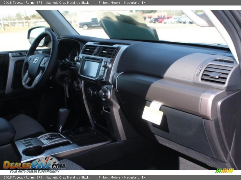 2018 Toyota 4Runner SR5 Magnetic Gray Metallic / Black Photo #32