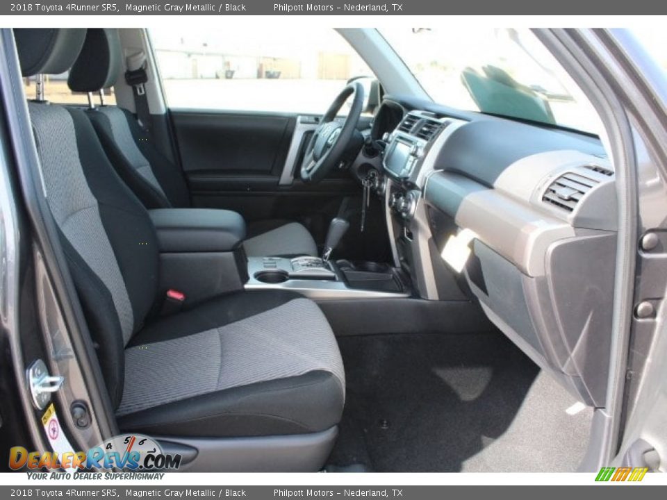 2018 Toyota 4Runner SR5 Magnetic Gray Metallic / Black Photo #33