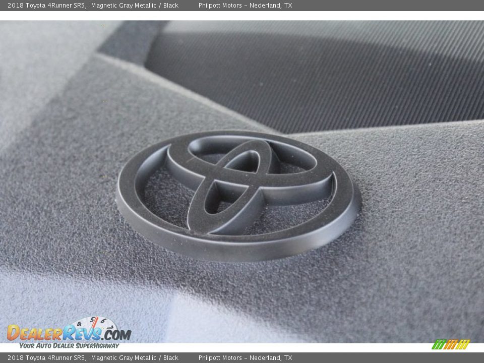 2018 Toyota 4Runner SR5 Magnetic Gray Metallic / Black Photo #35