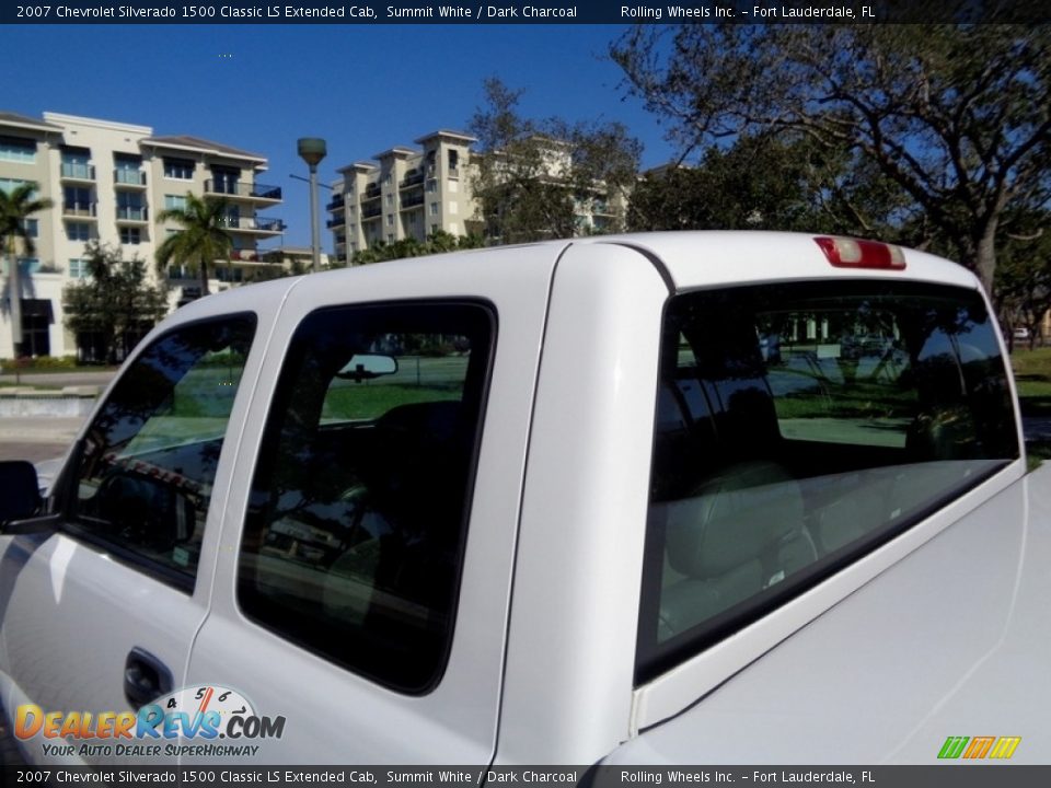 2007 Chevrolet Silverado 1500 Classic LS Extended Cab Summit White / Dark Charcoal Photo #32