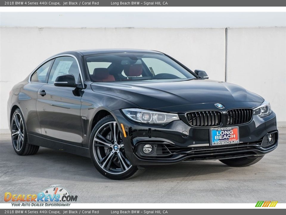 Front 3/4 View of 2018 BMW 4 Series 440i Coupe Photo #12
