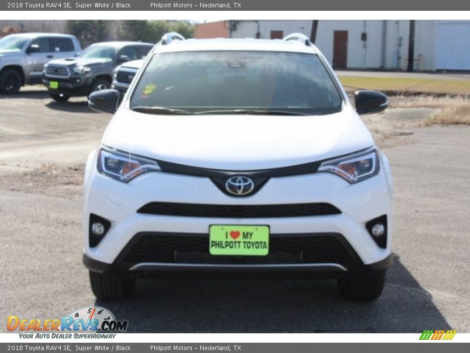 2018 Toyota RAV4 SE Super White / Black Photo #2