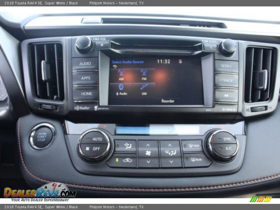 2018 Toyota RAV4 SE Super White / Black Photo #17