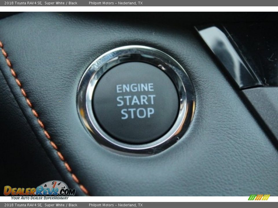 2018 Toyota RAV4 SE Super White / Black Photo #19