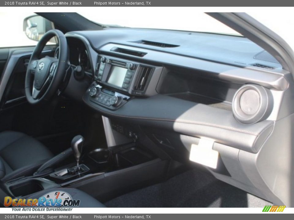 2018 Toyota RAV4 SE Super White / Black Photo #33