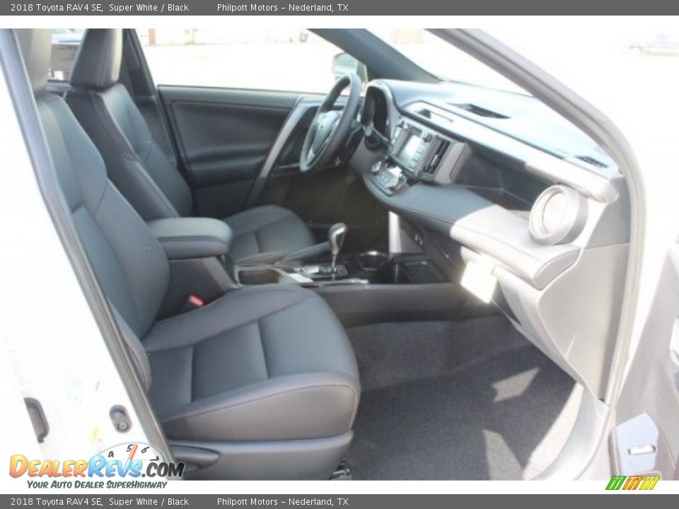 2018 Toyota RAV4 SE Super White / Black Photo #34