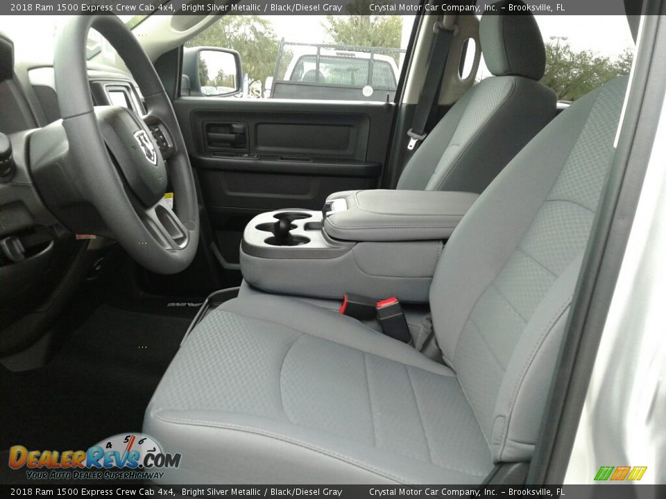 2018 Ram 1500 Express Crew Cab 4x4 Bright Silver Metallic / Black/Diesel Gray Photo #8
