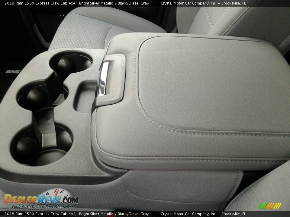 2018 Ram 1500 Express Crew Cab 4x4 Bright Silver Metallic / Black/Diesel Gray Photo #20