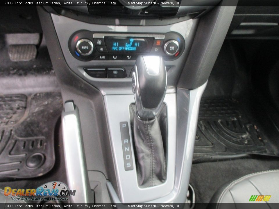2013 Ford Focus Titanium Sedan White Platinum / Charcoal Black Photo #27