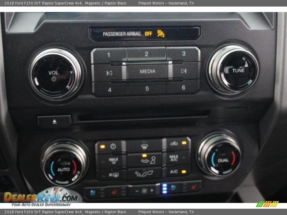 Controls of 2018 Ford F150 SVT Raptor SuperCrew 4x4 Photo #19