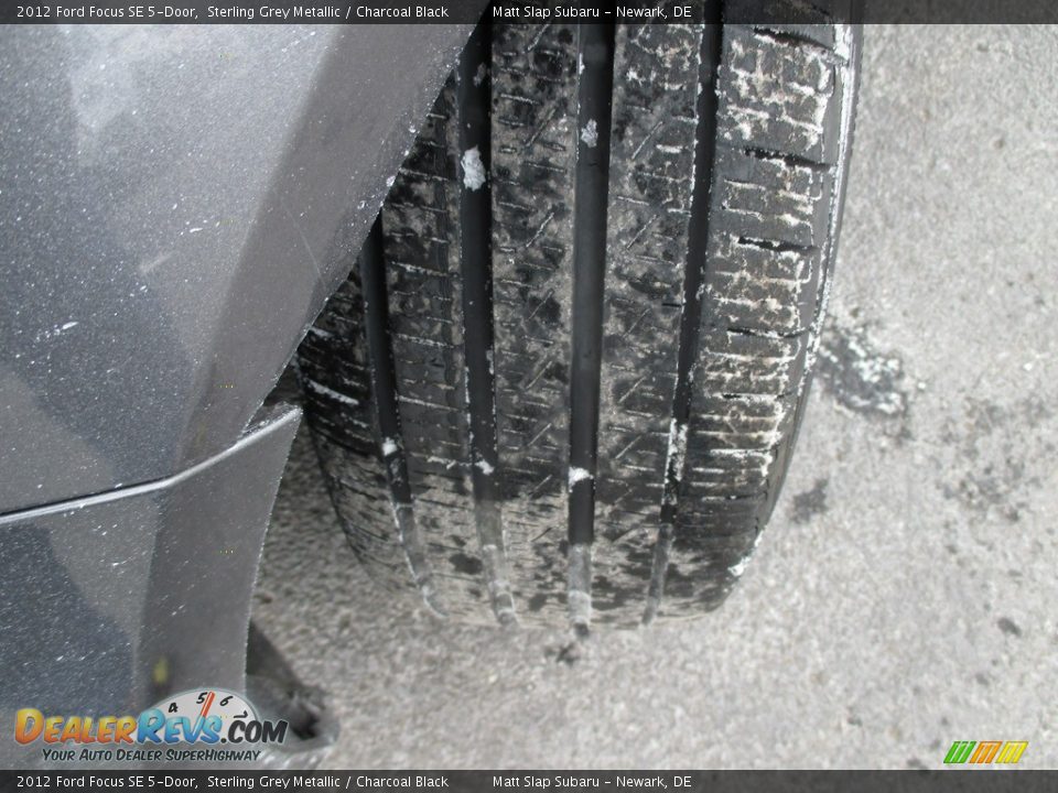 2012 Ford Focus SE 5-Door Sterling Grey Metallic / Charcoal Black Photo #23
