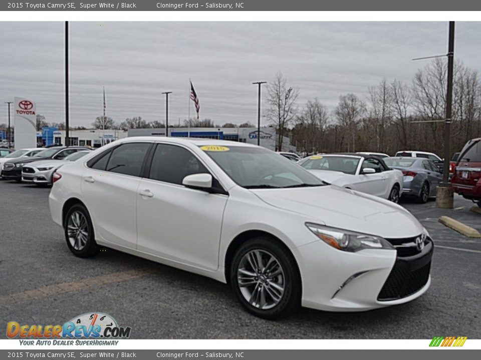 2015 Toyota Camry SE Super White / Black Photo #1