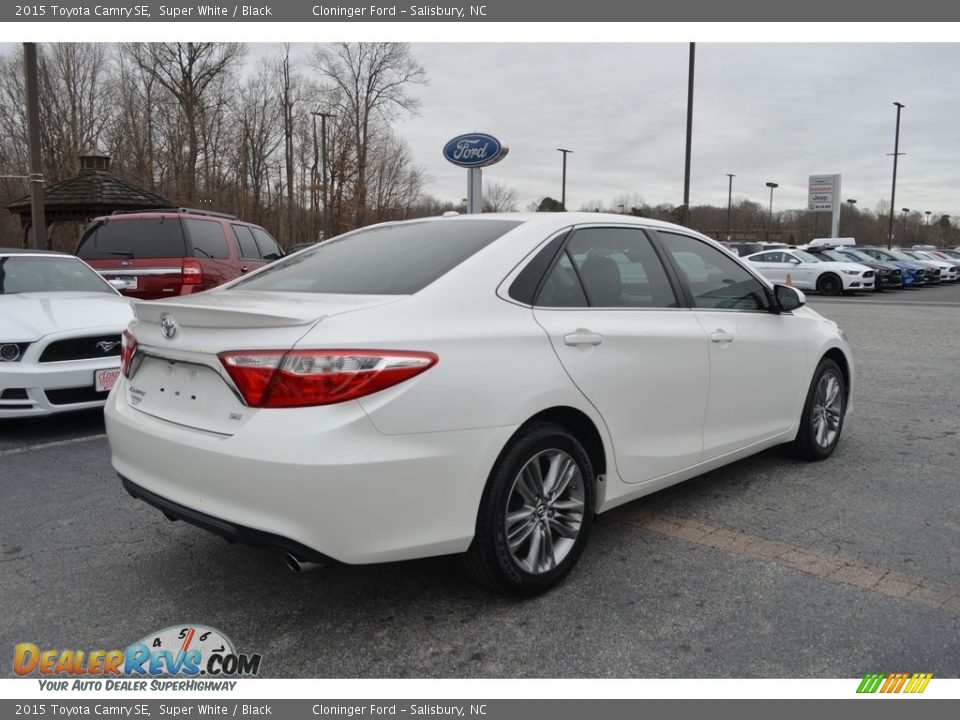 2015 Toyota Camry SE Super White / Black Photo #3