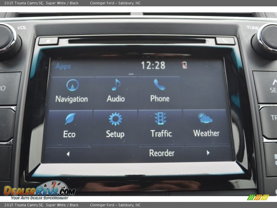 2015 Toyota Camry SE Super White / Black Photo #19