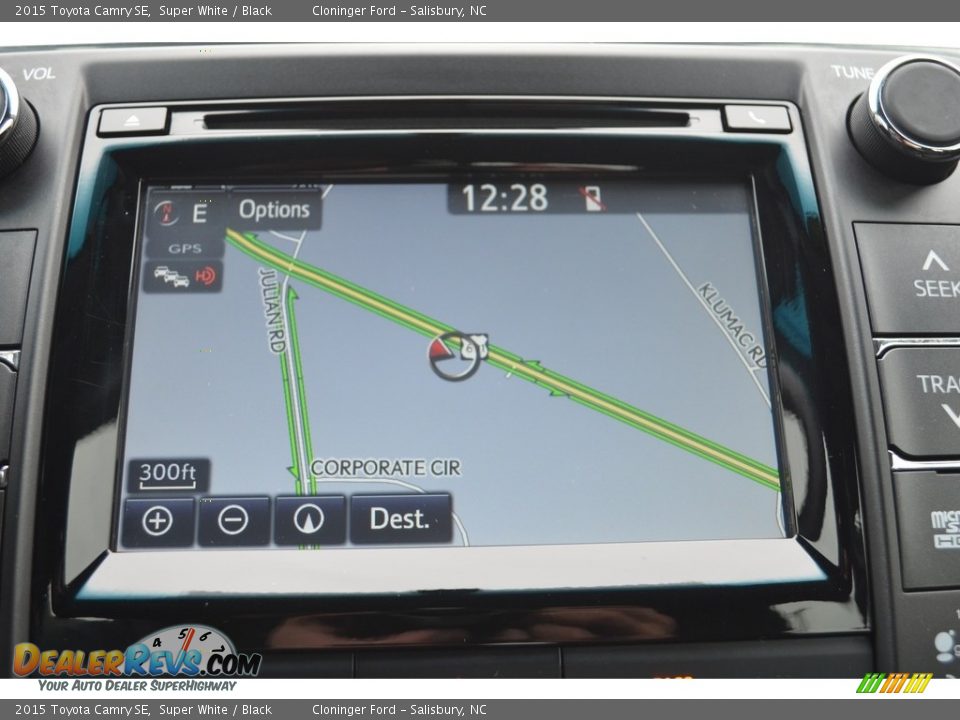 2015 Toyota Camry SE Super White / Black Photo #20