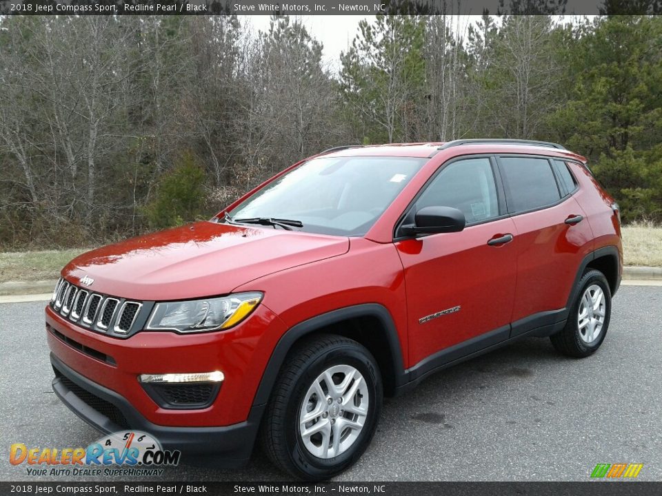 Front 3/4 View of 2018 Jeep Compass Sport Photo #2