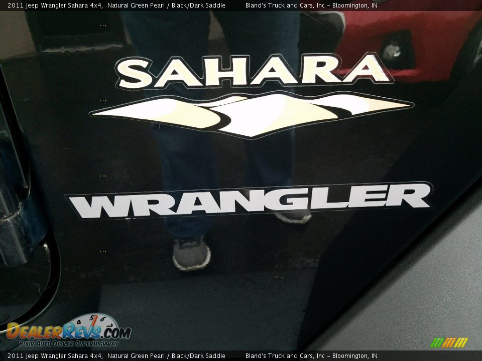 2011 Jeep Wrangler Sahara 4x4 Natural Green Pearl / Black/Dark Saddle Photo #33