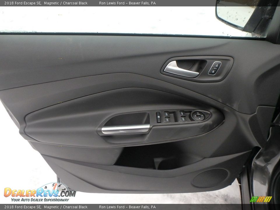 2018 Ford Escape SE Magnetic / Charcoal Black Photo #14