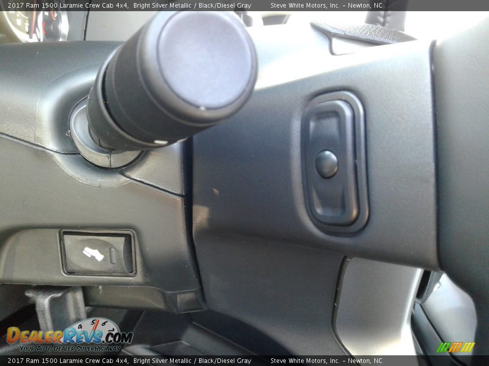 2017 Ram 1500 Laramie Crew Cab 4x4 Bright Silver Metallic / Black/Diesel Gray Photo #15