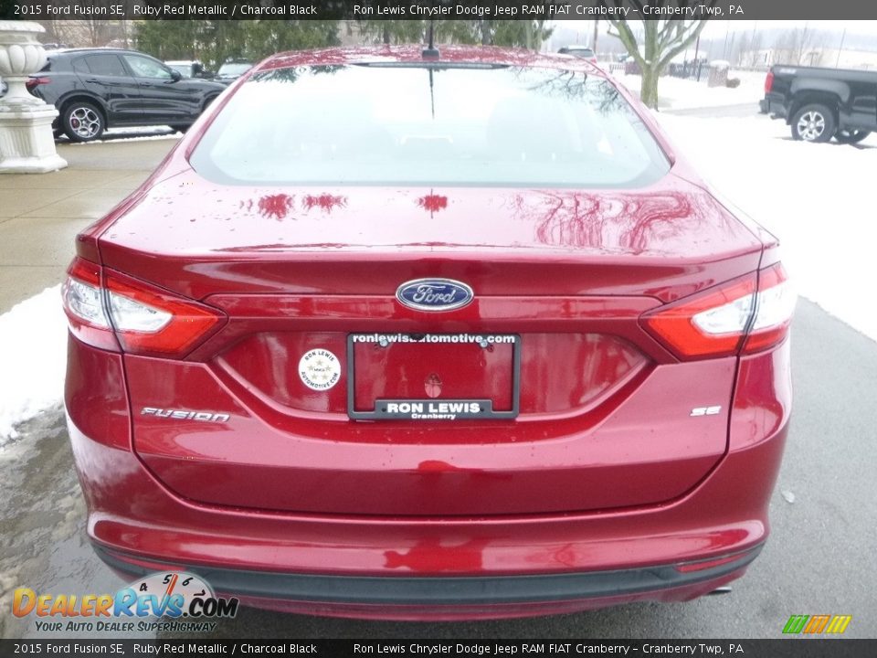 2015 Ford Fusion SE Ruby Red Metallic / Charcoal Black Photo #8