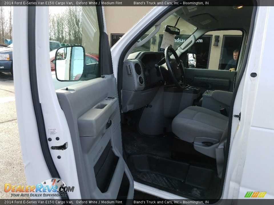 2014 Ford E-Series Van E150 Cargo Van Oxford White / Medium Flint Photo #18