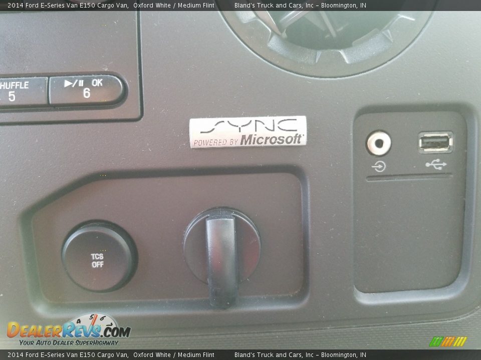 2014 Ford E-Series Van E150 Cargo Van Oxford White / Medium Flint Photo #31