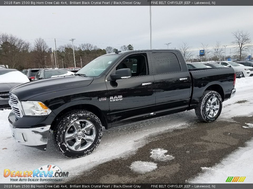 Front 3/4 View of 2018 Ram 1500 Big Horn Crew Cab 4x4 Photo #3