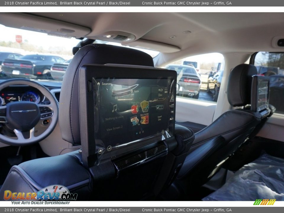 Entertainment System of 2018 Chrysler Pacifica Limited Photo #11