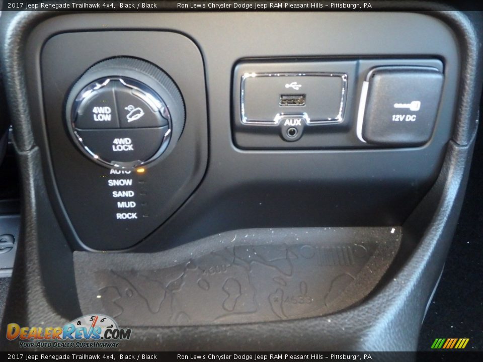 2017 Jeep Renegade Trailhawk 4x4 Black / Black Photo #18