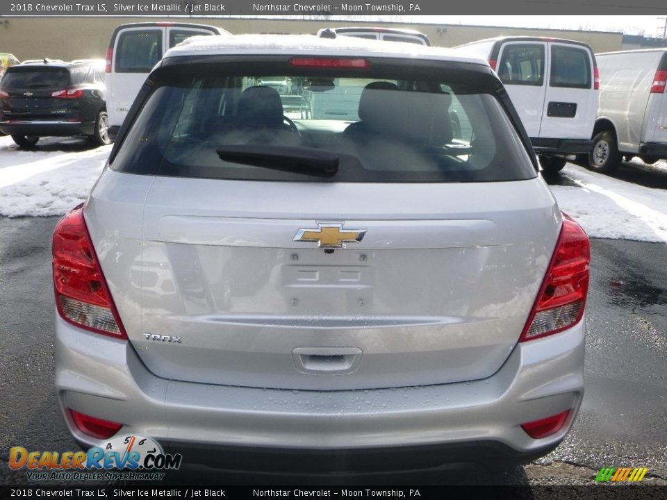 2018 Chevrolet Trax LS Silver Ice Metallic / Jet Black Photo #4