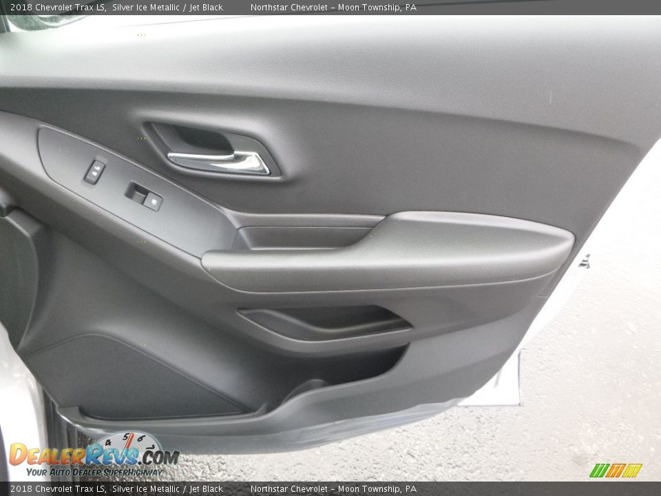 2018 Chevrolet Trax LS Silver Ice Metallic / Jet Black Photo #12