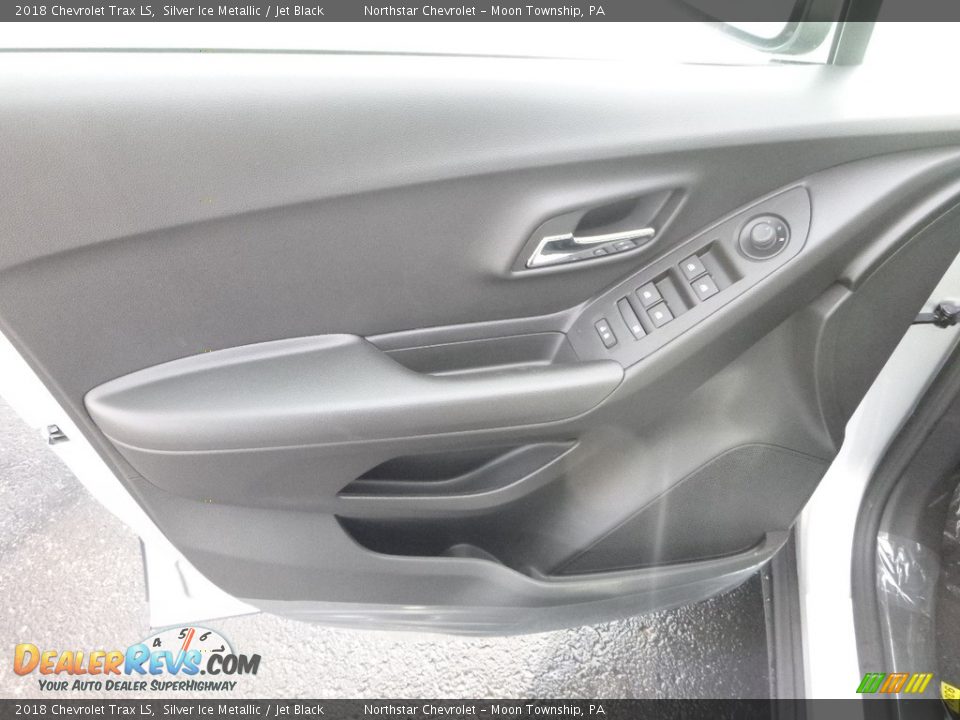 2018 Chevrolet Trax LS Silver Ice Metallic / Jet Black Photo #15