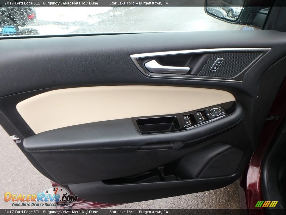 Door Panel of 2017 Ford Edge SEL Photo #13