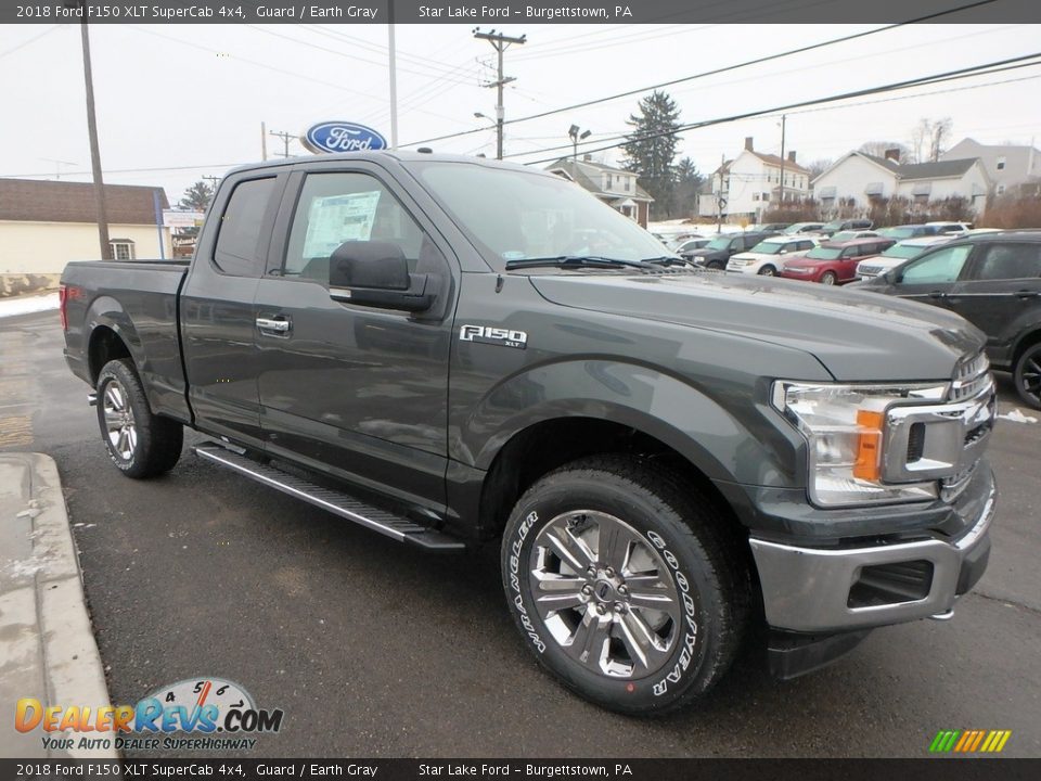 Front 3/4 View of 2018 Ford F150 XLT SuperCab 4x4 Photo #3
