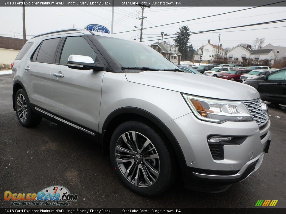 Front 3/4 View of 2018 Ford Explorer Platinum 4WD Photo #3