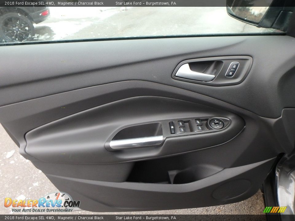 Door Panel of 2018 Ford Escape SEL 4WD Photo #13