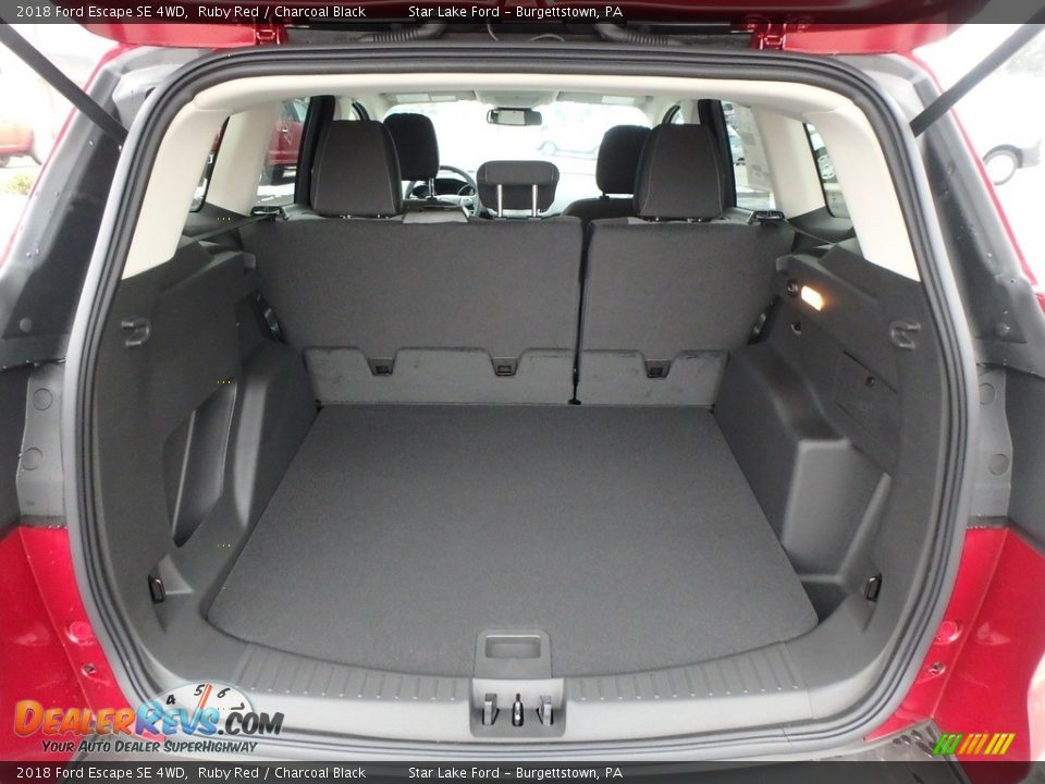 2018 Ford Escape SE 4WD Trunk Photo #7