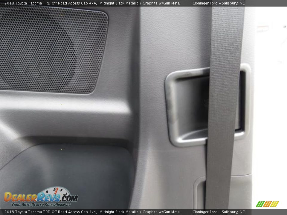 2018 Toyota Tacoma TRD Off Road Access Cab 4x4 Midnight Black Metallic / Graphite w/Gun Metal Photo #7
