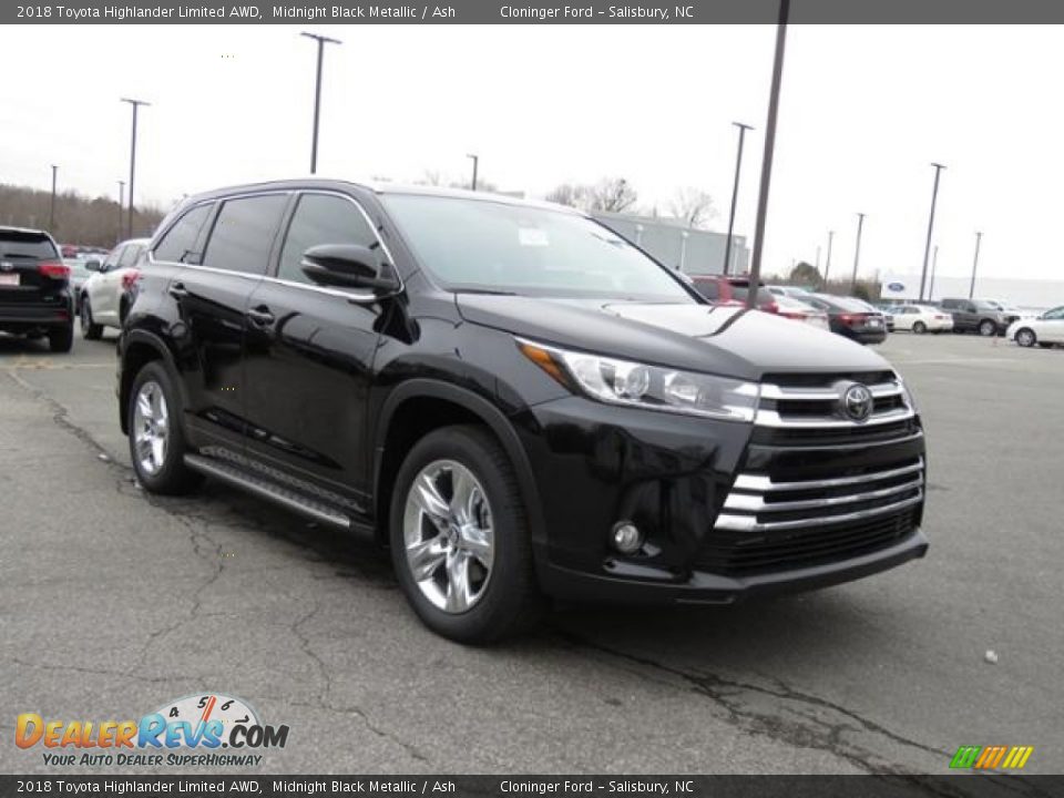 Front 3/4 View of 2018 Toyota Highlander Limited AWD Photo #1