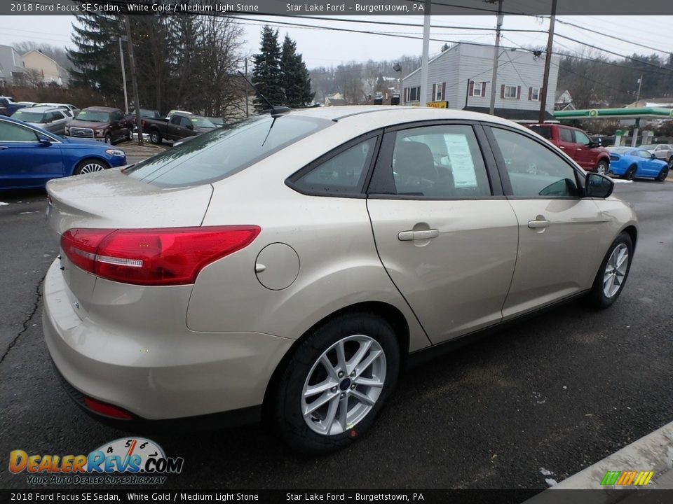 2018 Ford Focus SE Sedan White Gold / Medium Light Stone Photo #5