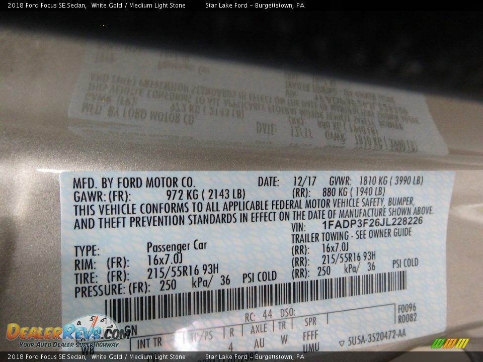 2018 Ford Focus SE Sedan White Gold / Medium Light Stone Photo #13