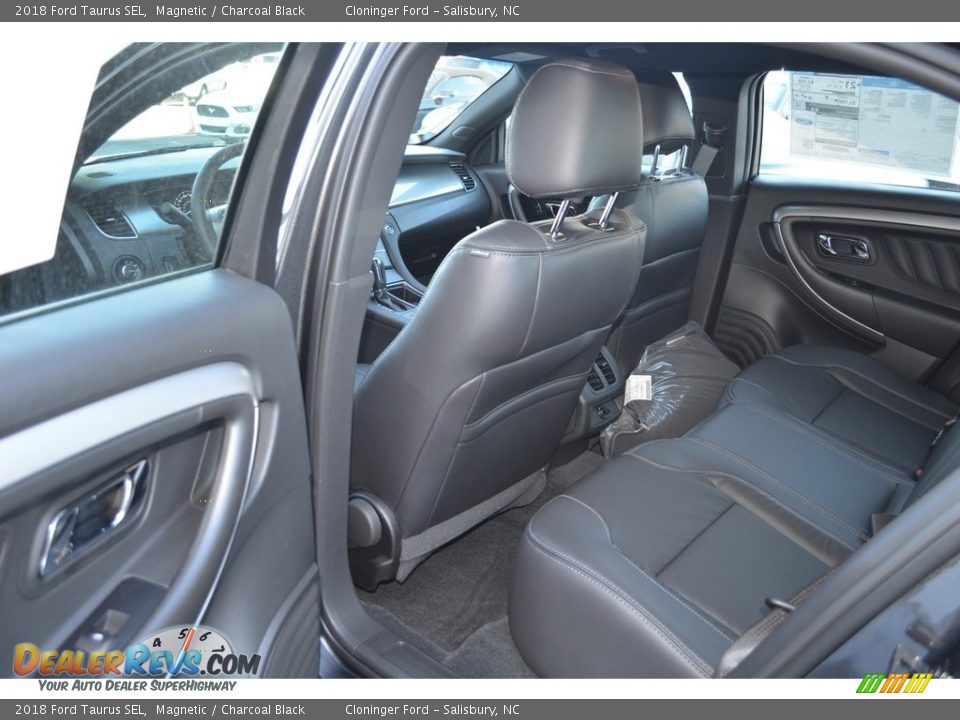 2018 Ford Taurus SEL Magnetic / Charcoal Black Photo #8