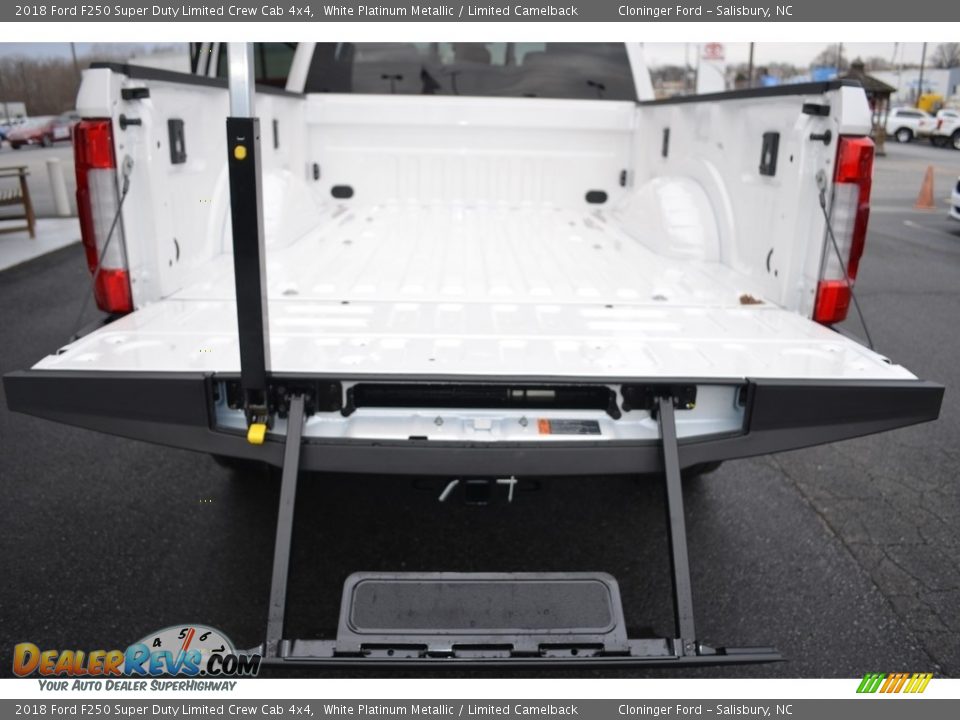 2018 Ford F250 Super Duty Limited Crew Cab 4x4 White Platinum Metallic / Limited Camelback Photo #6