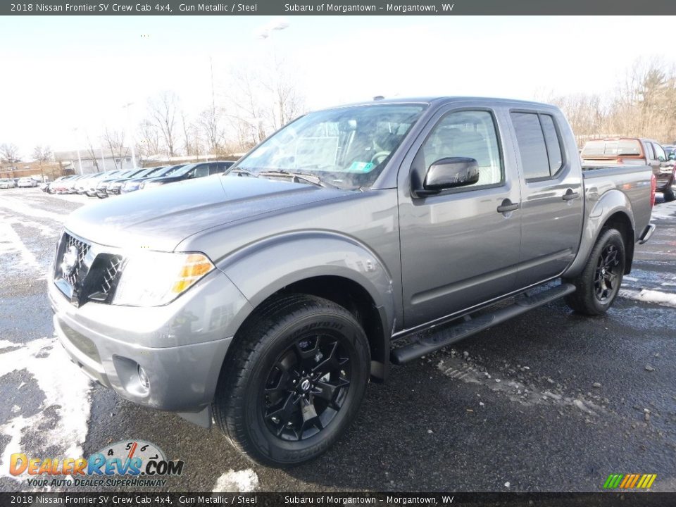 Front 3/4 View of 2018 Nissan Frontier SV Crew Cab 4x4 Photo #7