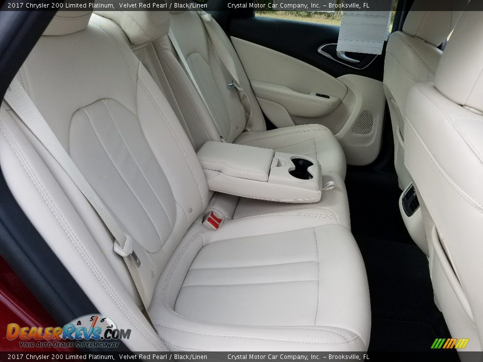 2017 Chrysler 200 Limited Platinum Velvet Red Pearl / Black/Linen Photo #11